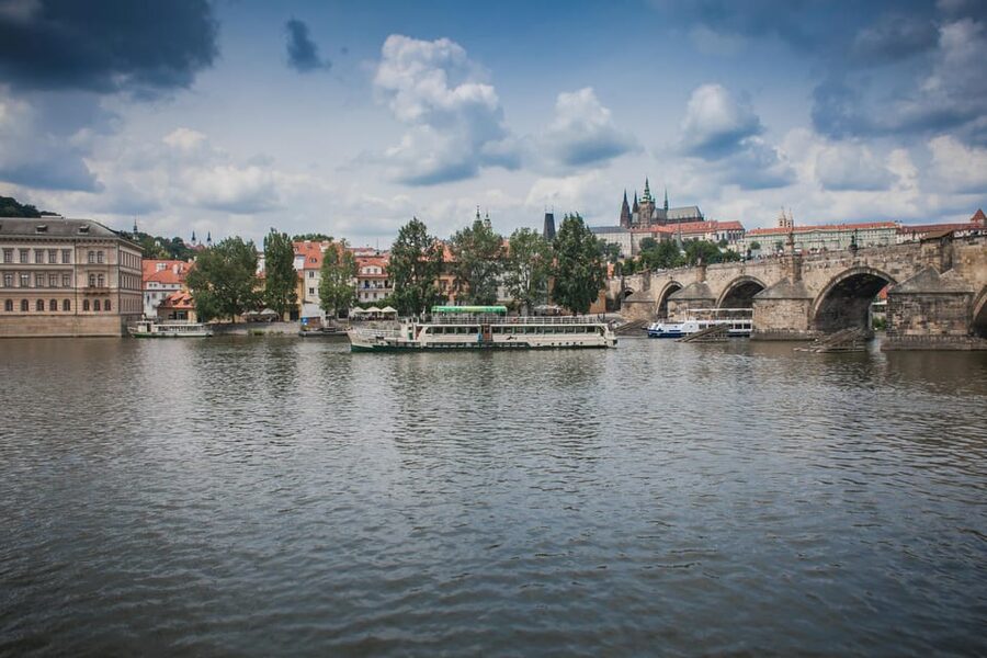 Prague: Vltava River Evening Dinner Cruise - Key points to know before boarding