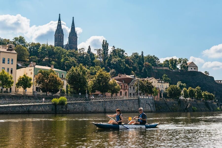 Prague: Vltava River Guided Canoeing Tour - What makes this Vltava canoe trip worth your time