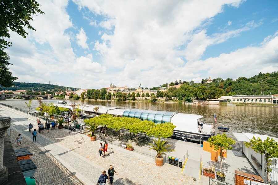 Prague: Vltava River Lunch Cruise in an Open-Top Glass Boat - A two-hour view of Prague from the Vltava