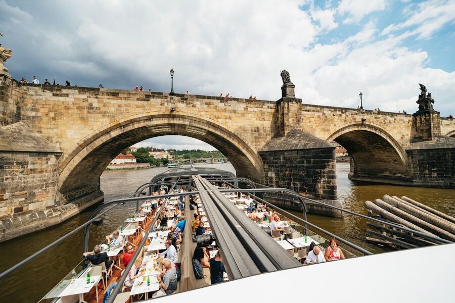 Prague: Vltava River Lunch Cruise in an Open-Top Glass Boat - What the glass boat does well