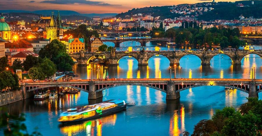 Prague: Vltava River Night Cruise with Buffet - Key points to know before boarding