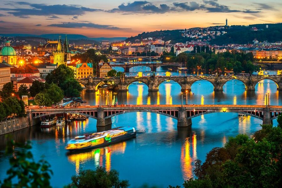 Prague: Vltava River Night Cruise with Buffet - The buffet: Czech comfort food and familiar favorites