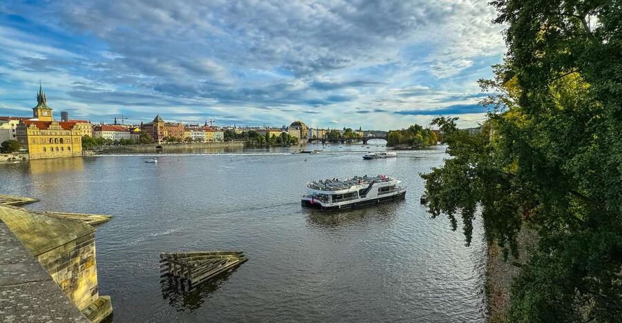 Prague: Vltava River Sightseeing Cruise - Key points to know before booking