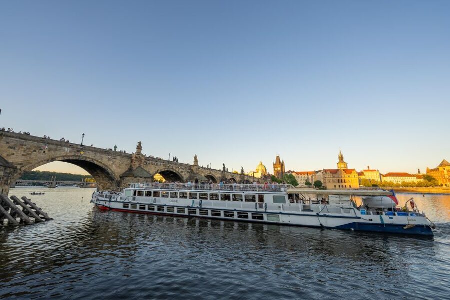 Prague: Vltava River Sightseeing Cruise - Boarding at Pier 3A