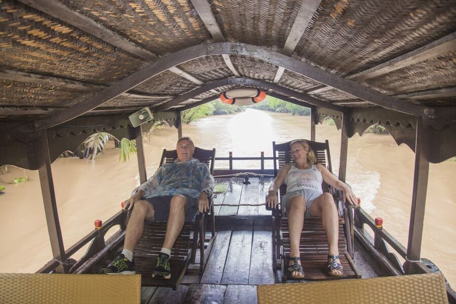 Private Cu Chi Tunnels & Mekong Delta: Full-Day Guided Tour - Entering the Cu Chi Tunnels