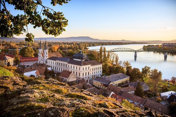 Private Danube Bend Experience with a comfortable air conditioned car - Lunch at a traditional Hungarian restaurant