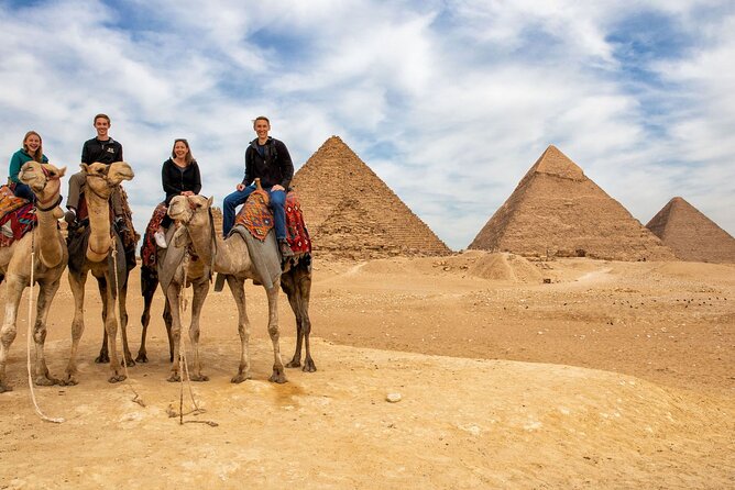 Private Day Tour to Giza Pyramids, Sphinx & Saqqara + Luxury Nile Dinner Cruise - Giza begins with the three great pyramids