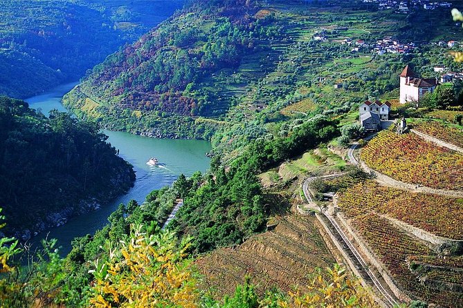 Private Douro Valley Wine Tour: 2 Wine Estates, Lunch and Cruise - Is $278.26 per person a fair price?