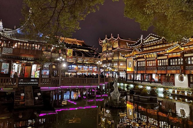 Private Evening Tour: VIP Huangpu River Cruise and Shanghai Lights - Lujiazui: Shanghai’s modern side in 30 minutes
