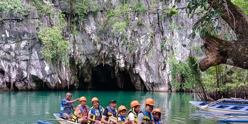 Puerto Princesa Underground River Tour in Palawan - Practical packing advice for a wet boat day