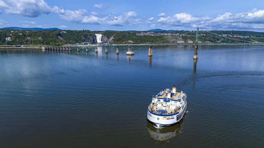 Québec City: Weekend River Brunch Cruise - Boarding at Chouinard Pier