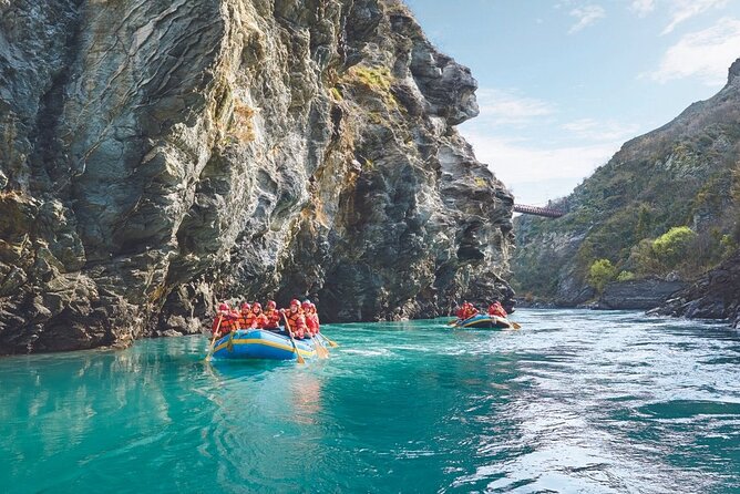 Queenstown: Kawarau River Whitewater Rafting - Eight kilometers of manageable whitewater