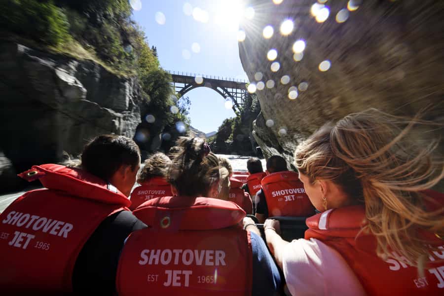 Queenstown: Shotover River Extreme Jet Boat Experience - The main strengths and the small drawbacks