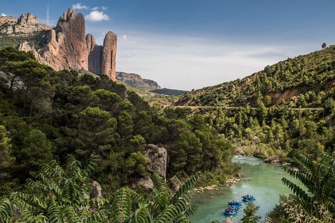 Rafting in Gallego River - Spain, Murillo de Gallego - UR Pirineos - Meeting at the UR Pirineos base in Murillo de Gállego