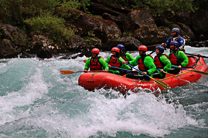Rafting Puente a Macal - Futaleufu River - The Puente a Puente section keeps you busy