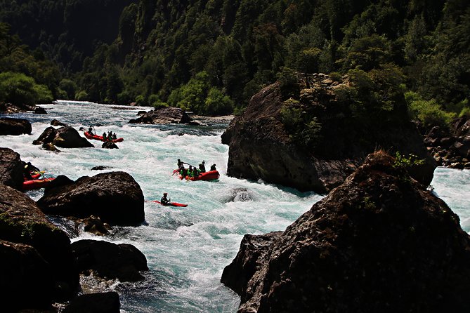 Rafting Puente a Macal - Futaleufu River - From Pedro Aguirre Cerda 545 to the river