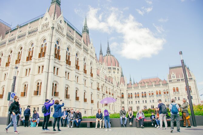 River Cruise ticket and Walking Tour in Budapest - A lucky stop with the Fat Policeman