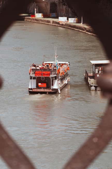 Rome: Tiber River Hop-On Hop-Off Boat Tour Ticket - Castel Sant’Angelo and the Vatican side