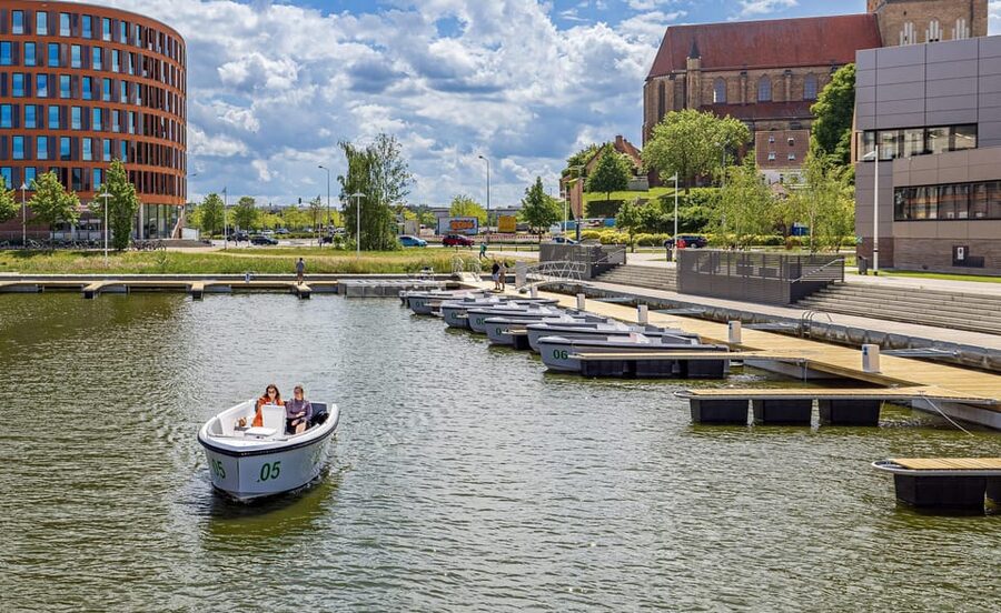 Rostock: Electric Boat Rental on the Warnow River - Service, cleanliness, and what to expect at the dock