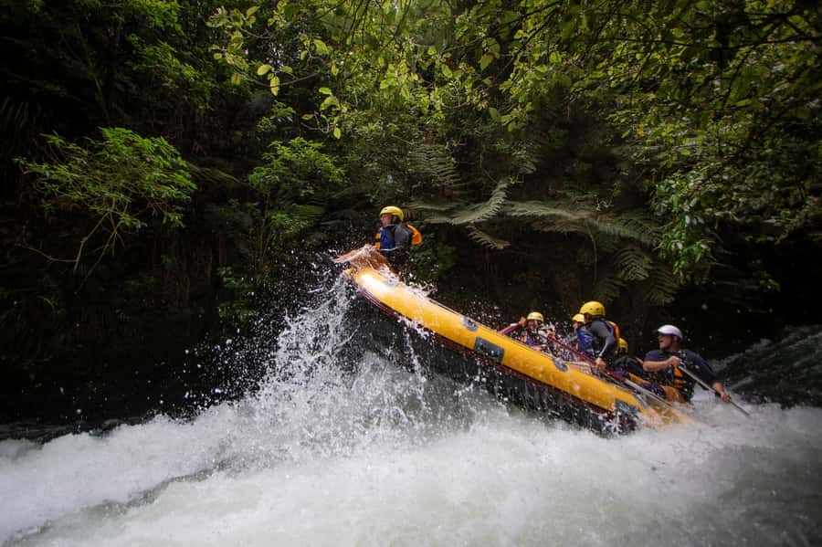 Rotorua Rafting: Kaituna River Rafting Experience-Free Sauna - Guides Who Set the Tone