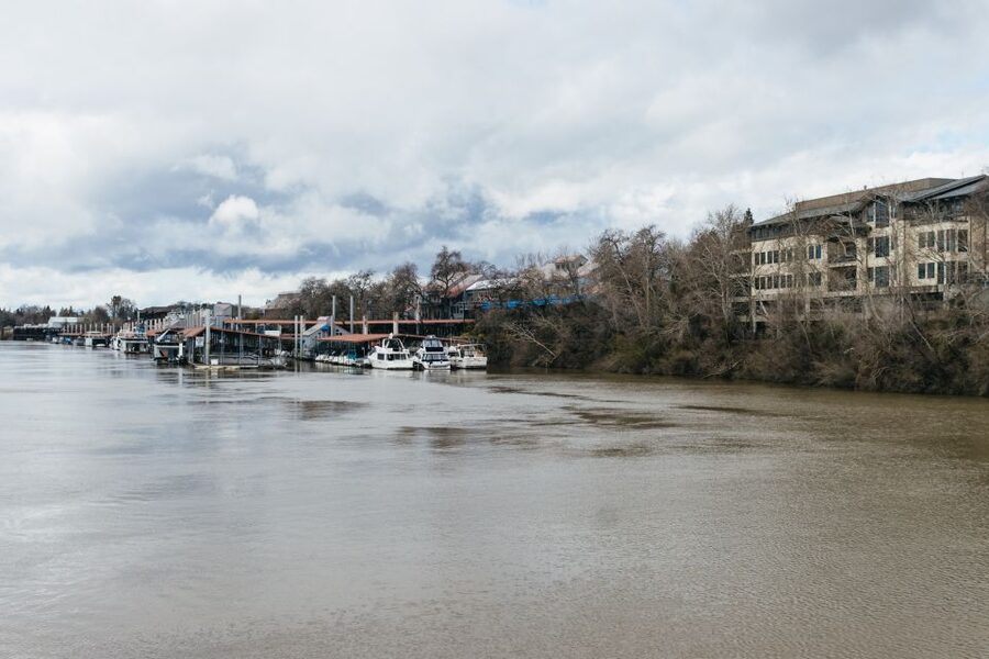 Sacramento: City Cruises River Cruise with History Guide - Snacks, cocktails, and the family atmosphere
