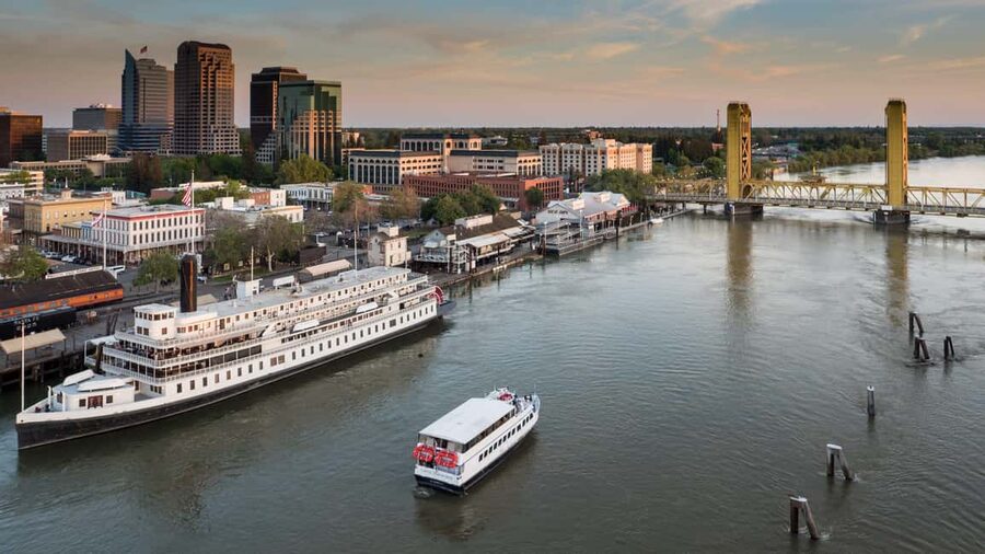 Sacramento: City Cruises River Cruise with History Guide - Who should book this boat ride?