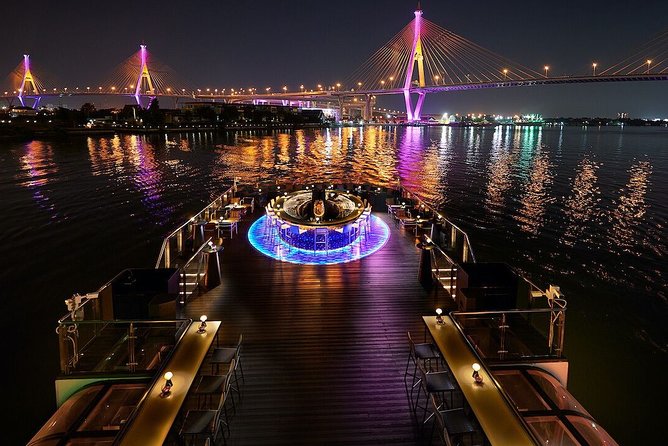 Saffron: A Luxurious Dinner Voyage on the River of Kings - A welcome mocktail on the Moon Deck