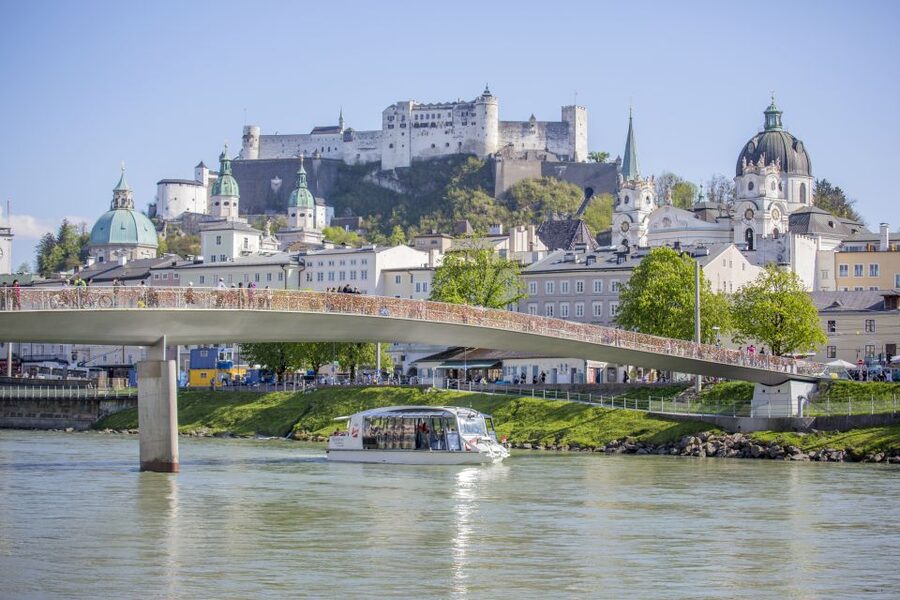 Salzburg: River Cruise, Dinner & Fortress Concert - Dinner at the Panorama Restaurant