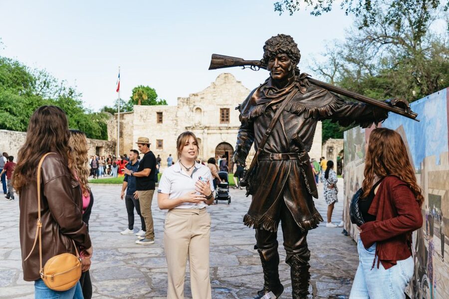 San Antonio: Premium Night Driving Tour with River Cruise - Alamo Plaza and La Villita at street level