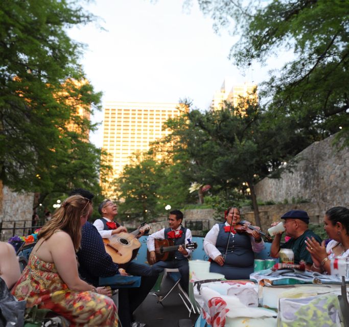 San Antonio: River Walk Cruise Ticket - What the 35-minute route feels like