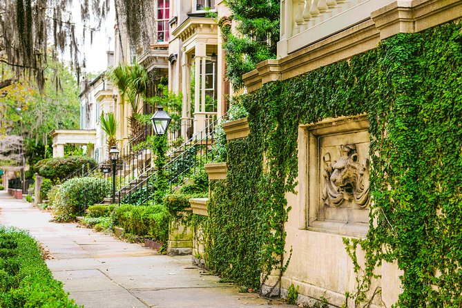 Savannah Land & Sea Combo: City Sightseeing Trolley Tour with Riverboat Cruise - What the Savannah Riverboat adds