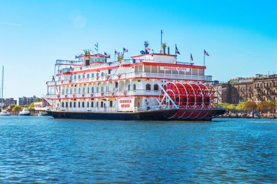 Savannah Riverboat: Sunday Brunch Sightseeing Cruise - Settling into the climate-controlled dining room