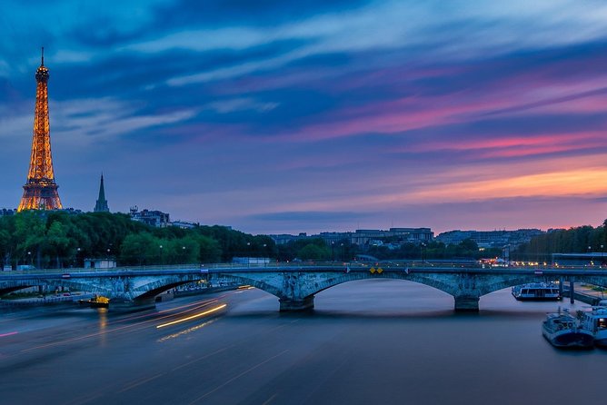 Seine River Cruise & French Crepe Tasting by the Eiffel Tower - Timing, crowds, and the best seat