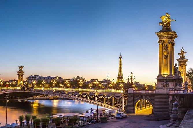 Seine River Dinner Cruise with Live Singer by VIP Yacht de Paris - The three-course dinner and drink choices