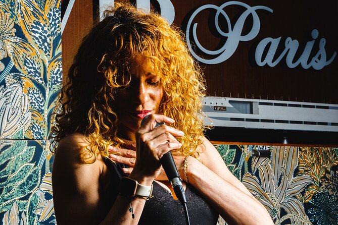 Seine River Dinner Cruise with Live Singer by VIP Yacht de Paris - Port de la Rapée and the boarding routine
