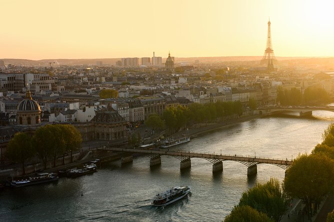 Seine River Guided Cruise by Vedettes de Paris - Why a Seine cruise is a smart first hour in Paris