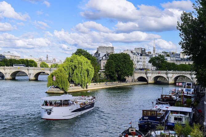 Seine River Guided Cruise by Vedettes de Paris - Place de la Concorde, the Grand Palais, and Trocadéro