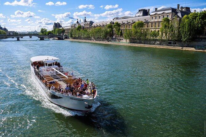 Seine River Guided Cruise by Vedettes de Paris - Champagne, snacks, and the practical value of upgrades