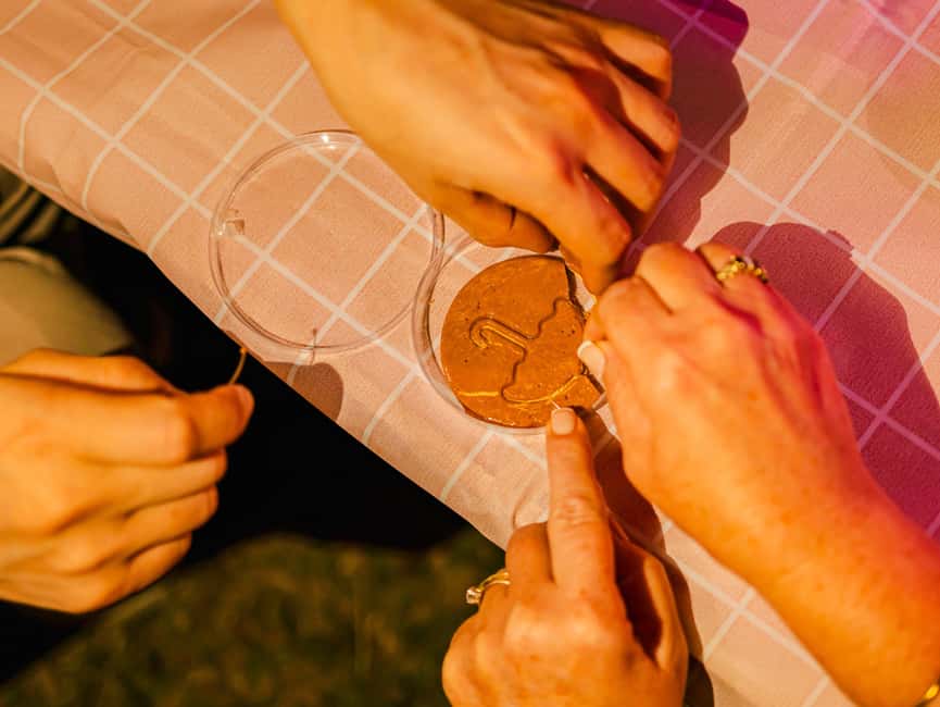 Seoul: Han River Night Picnic & Games with Cruise - The E-Bike option and Banpo Bridge
