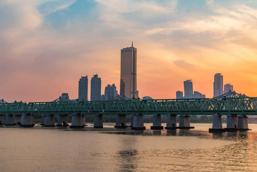 Seoul: Han River Sunset Bike Tour with Rainbow Fountain Show - Banpo Hangang Park and the Rainbow Fountain