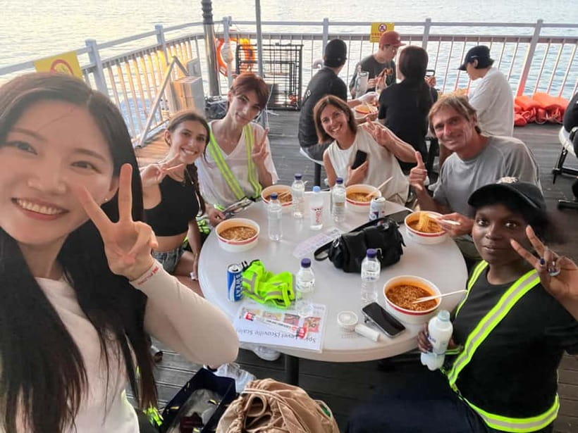 Seoul: Han River Sunset Bike Tour with Rainbow Fountain Show - Yeouido Hangang Park: an easy start beside the river
