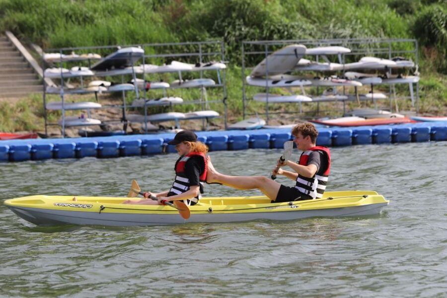 Seoul: Stand Up Paddle Board (SUP) & Kayak in Han River - Ninety minutes to paddle, pause, and look around