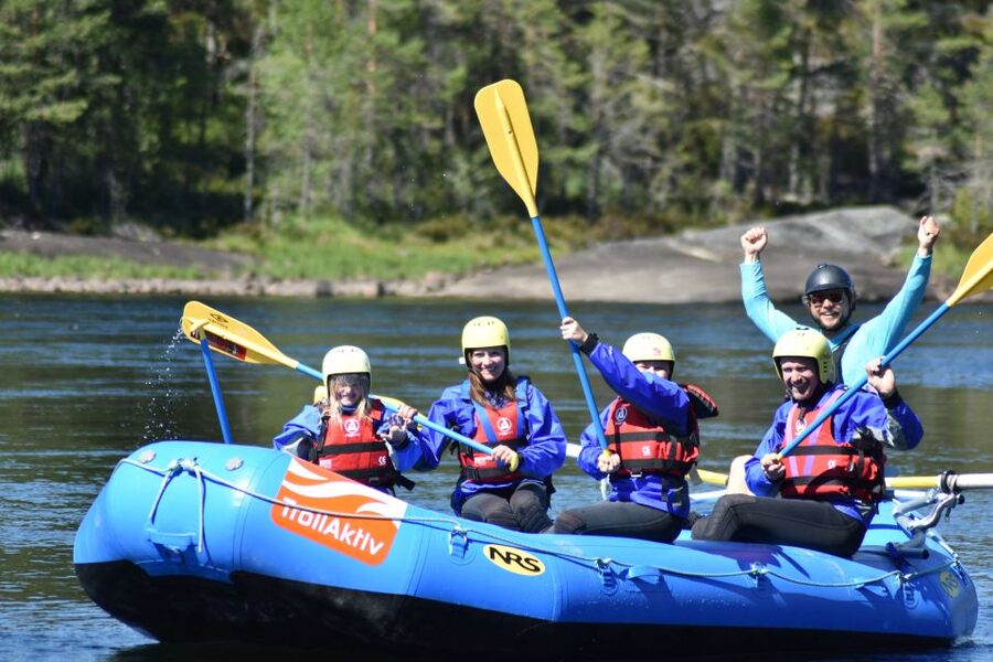 Setesdal, Evje: Family Rafting on the beautiful Otra river - Check-in, wetsuits, and the safety lesson