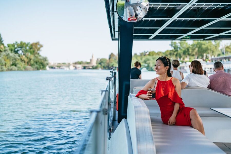 Seville: 1-Hour Guadalquivir River Sightseeing Eco Cruise - La Maestranza and the cathedral tower
