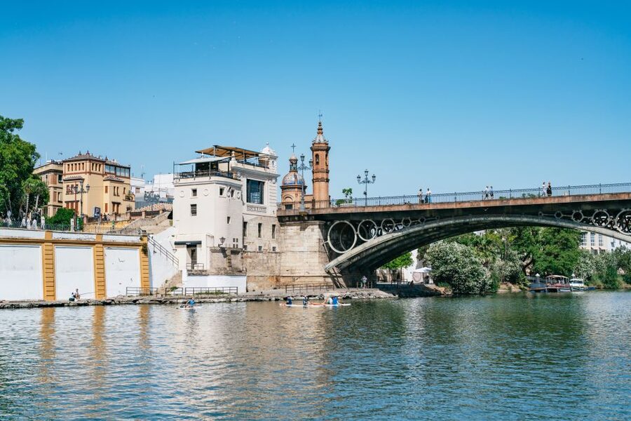 Seville: 1-Hour Guadalquivir River Sightseeing Eco Cruise - Old towers, newer Seville, and the return trip