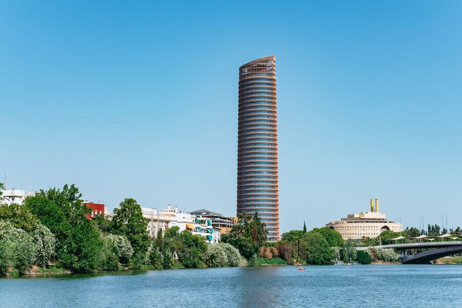 Seville: 1-Hour Guadalquivir River Sightseeing Eco Cruise - What the onboard bar adds