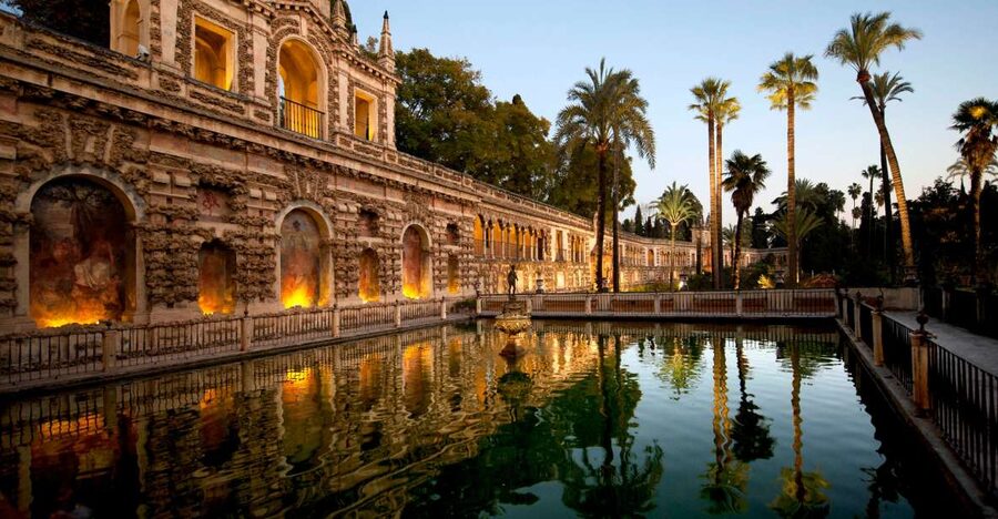Seville: Cathedral & Alcázar Guided Tour with River Cruise - Climbing the Giralda for Seville views