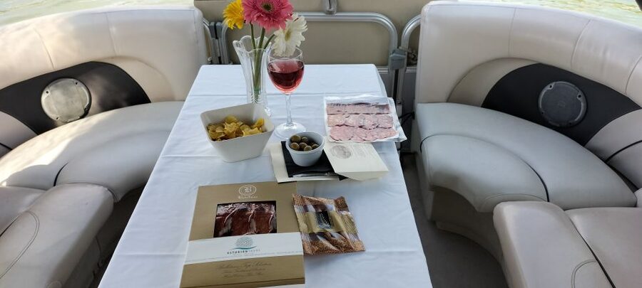 Seville: Exclusive River Boat Tour with Tapas - Key points to know before you go