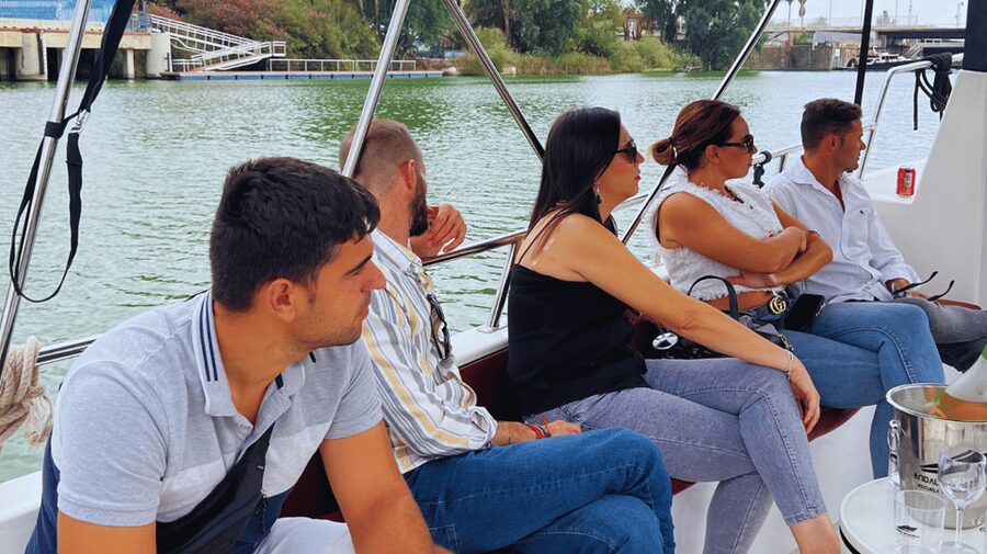 Seville: Guadalquivir River Boat Tour - Meeting at Puente de San Telmo