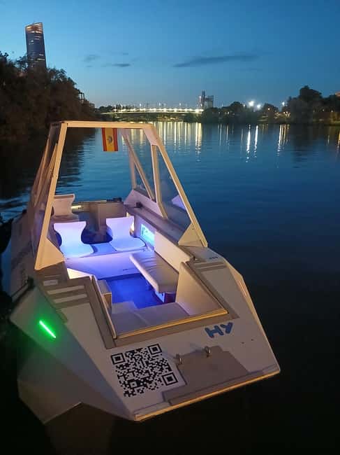 Seville: Sail the River. 100% private - Finding Muelle de la O beneath Triana Bridge